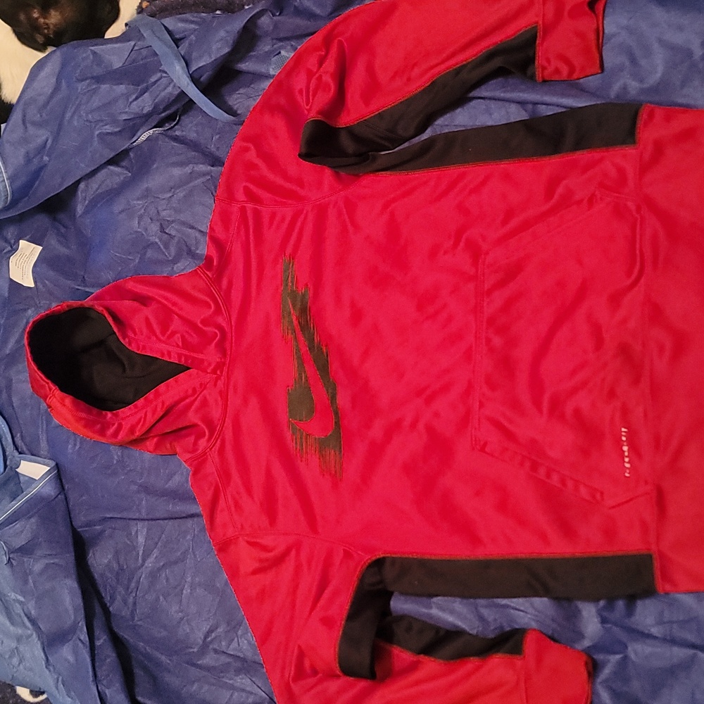 Nike Thermafit Pullover Hoodie Red and Black Boy's Size XL.